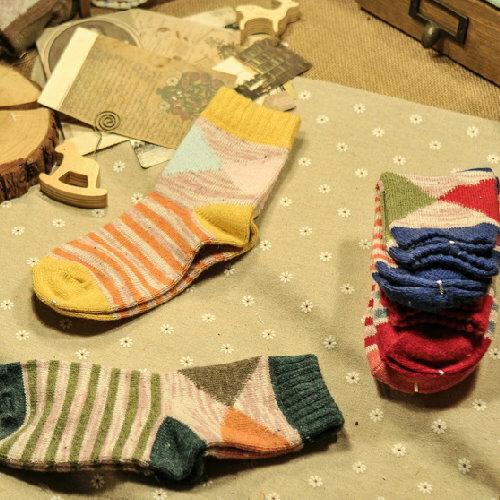 日韓系 秋冬經典菱形格羊毛襪 條紋女中筒襪子