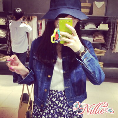 Nillie‧銅釦造型純色牛仔短版外套(藍) 03/01【N98321】現+預