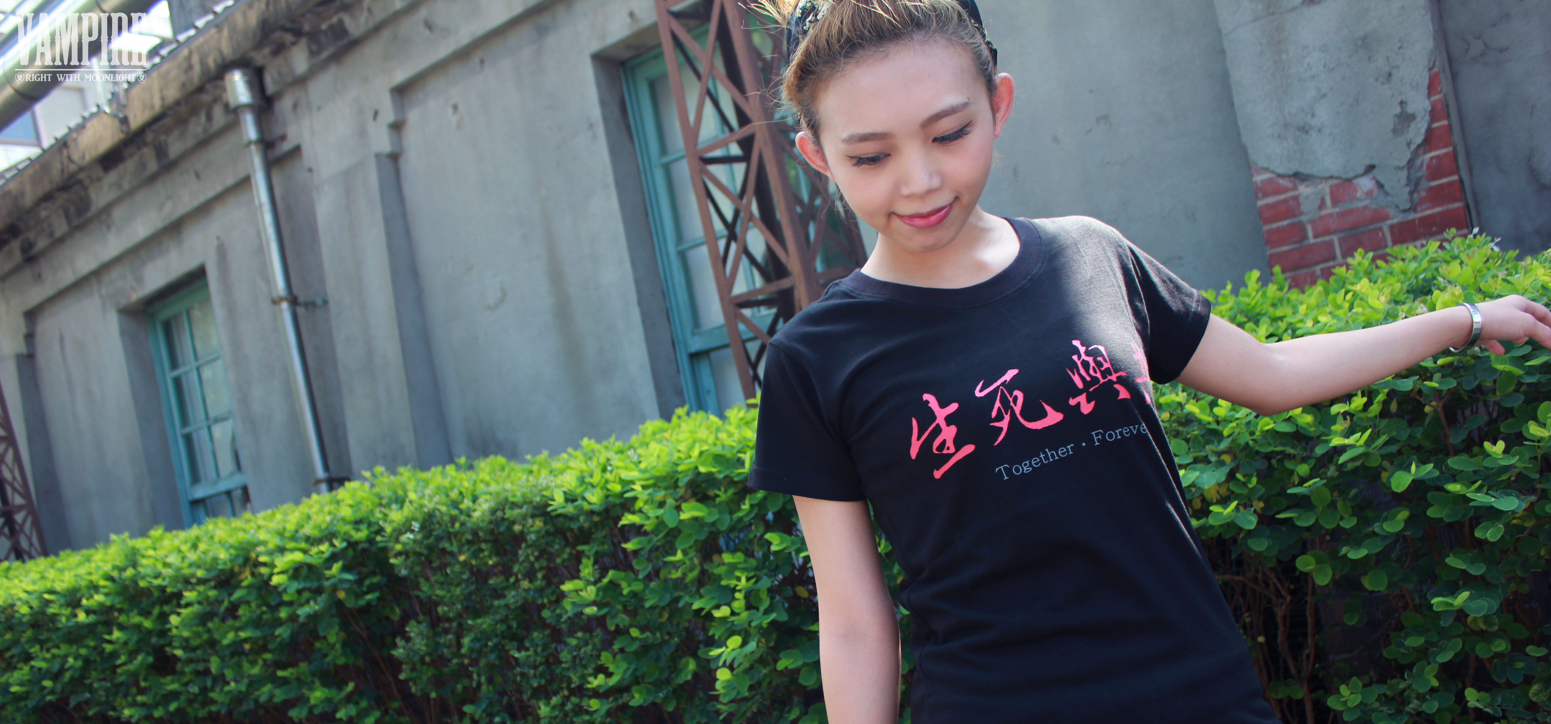 【VAMPIRE ONLINE SHOP】15 S／S『生死與共』中文字 短TEE 黑底紅字