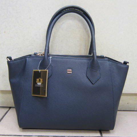 ~雪黛屋~18NINO81 手提包進口專櫃可手提肩背斜側100%進口防水防刮牛皮革+棉質裡三層主袋CU35-12169藍