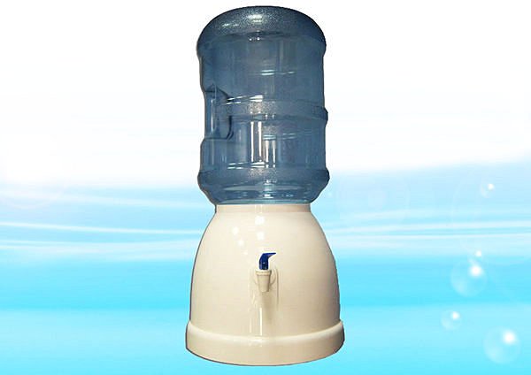 簡易飲水座附5加侖提水桶(空桶)《免插電、免安裝、可隨意擺置、適用各式場合》