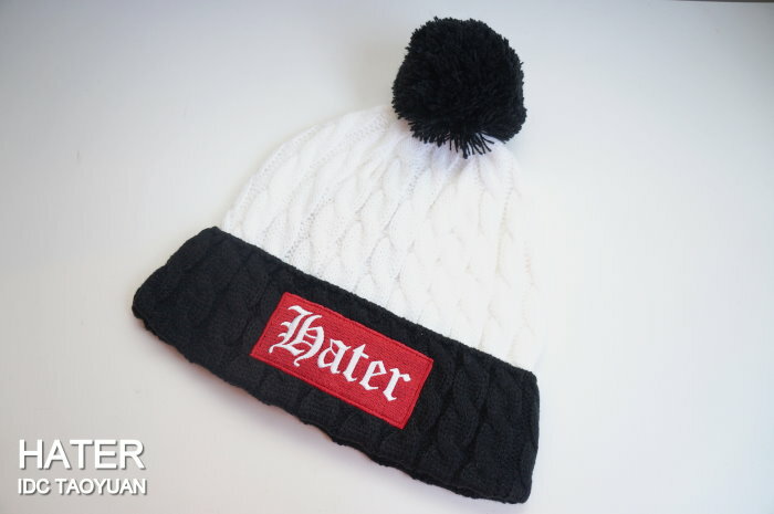 ►法西歐_桃園◄ HATer Beanie Patch 貼布 電繡 哥德字 麻花 球 白 黑 紅 拼接 毛帽