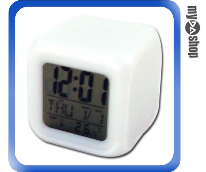 《DA量販店》骰子造型 LED變化七彩顏色 電子鬧鐘(22-008)