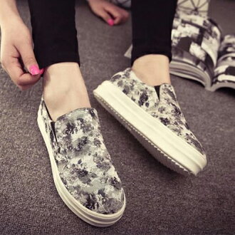 懶人鞋 韓版時尚花布蕾絲厚底休閒鞋【S889】☆雙兒網☆