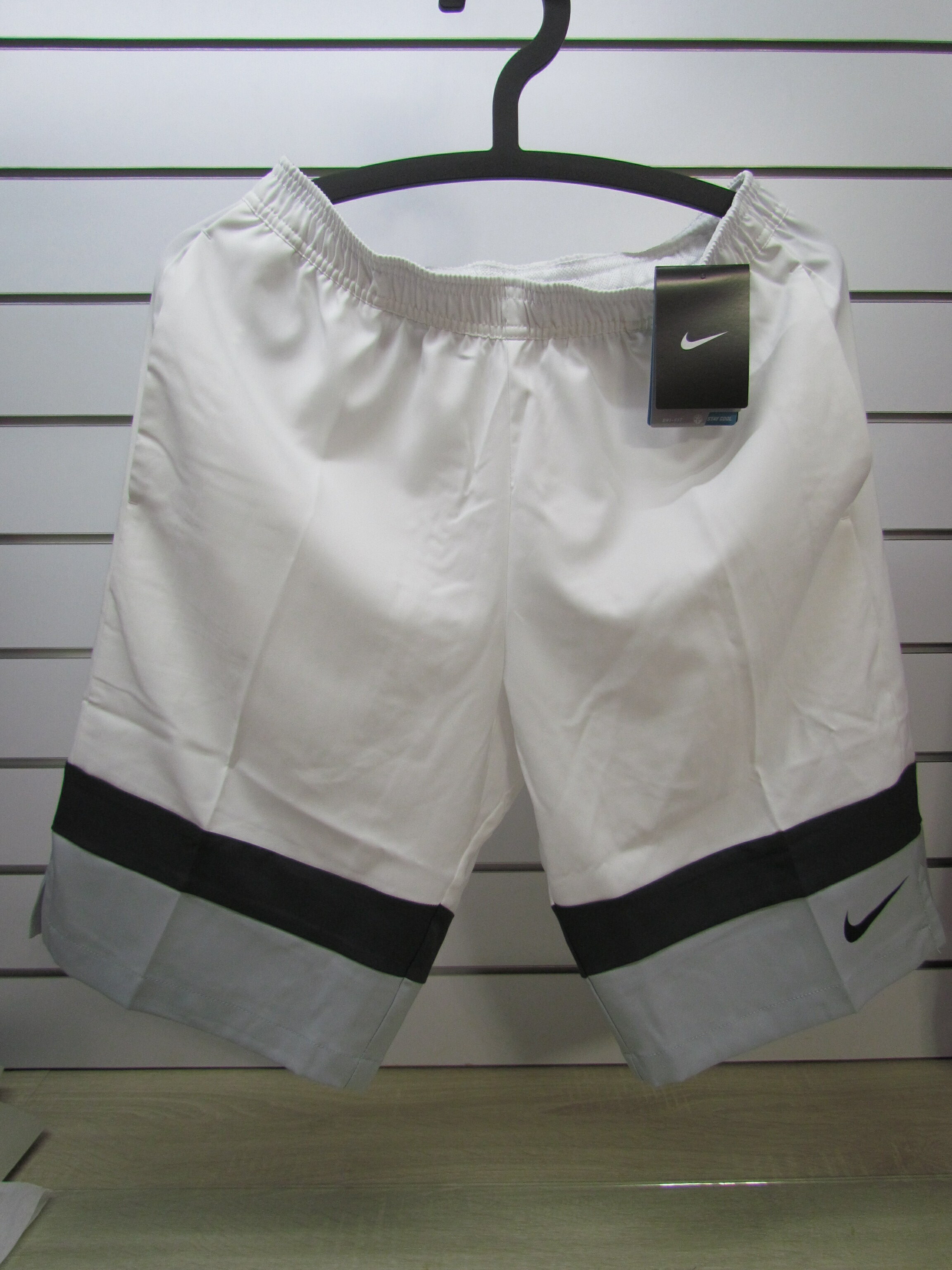 Nike Dri-Fit 11吋梭織短褲