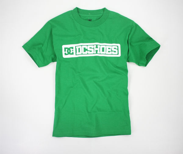 美國百分百【全新真品】DC SHOES 綠色 素面 logo 文字 滑板 T恤 T-shirt 男 短袖 上衣 S號 面交