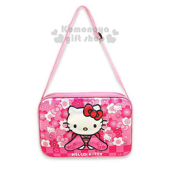 〔小禮堂〕Hello Kitty 斜背包《粉.和服.櫻花滿版.浮雕》表面硬殼設計