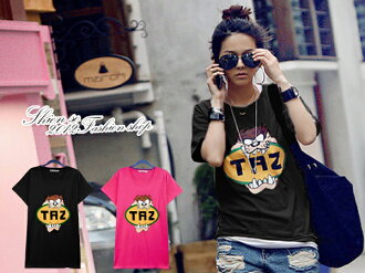 享瘦衣舍中大尺碼‧春夏新品特價249元‧ 【B1028】俏皮卡通圖騰印花T