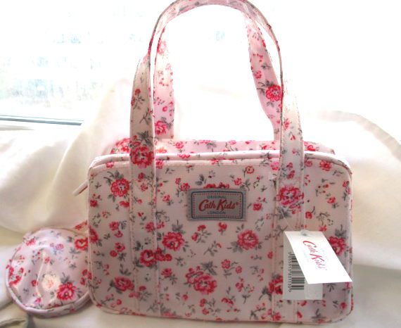 *Realhome*英國名牌Cath Kidston ~全新可愛粉紅小花側背2用手提包 新到貨