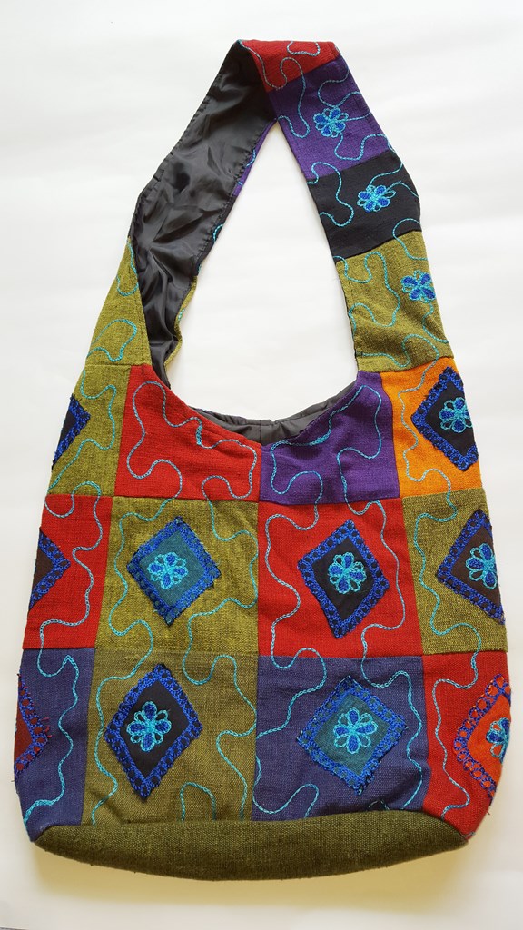 尼泊爾製 方塊拼布圖形 肩背包【尼泊爾手藝坊】Nepalese made, attractive patch pattern shoulder bag