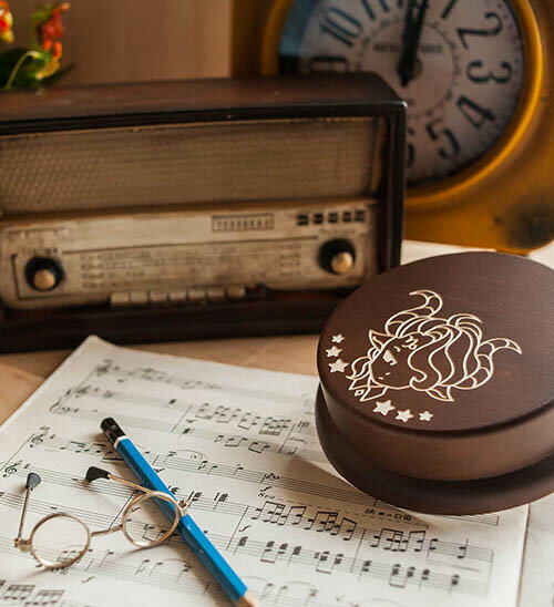 木製 發條式 選轉音樂盒 客製化 禮物-摩羯座 男孩