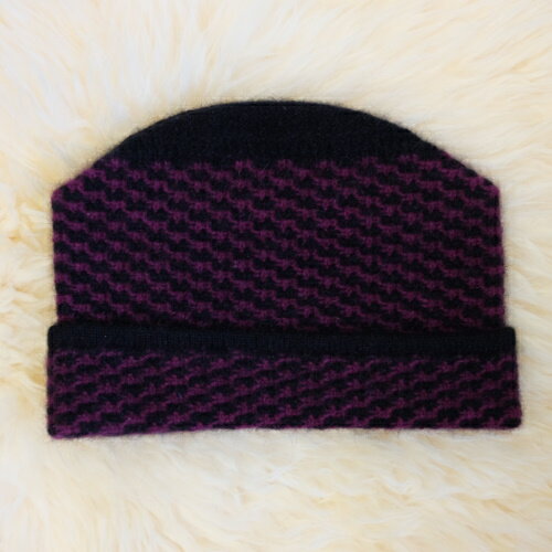 紐西蘭貂毛羊毛帽*典雅千鳥格紋_紫莓X黑
