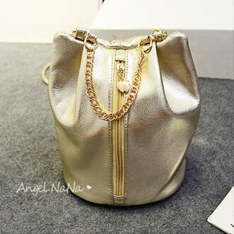 AngelNaNa?歐美風 超閃亮面水桶包 夜店手提 肩背 斜背 女包包【B102】