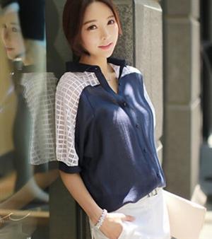 [韓風時尚]蕾絲鏤空中袖시퐁셔츠襯衫(單色深藍)十天預購+現貨
