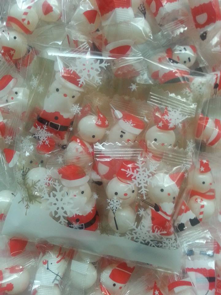 有樂町 聖誕節限定 聖誕老公公脆皮軟糖優格味家庭號 1kg 單袋售 聖誕果維 聖誕雪人糖 聖誕雪寶