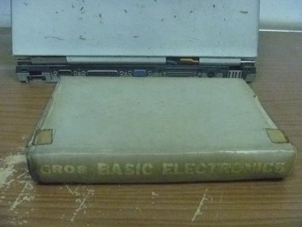 【書寶二手書T7／古書善本_HMI】Basic Electronics_民48年