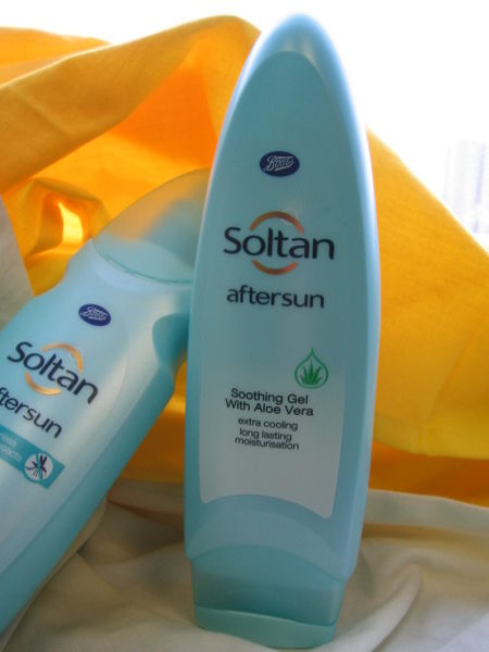 *Realhome* 英國 BOOTS 博姿 防曬系列 Soltan aftersun 曬後清涼蘆薈凝膠