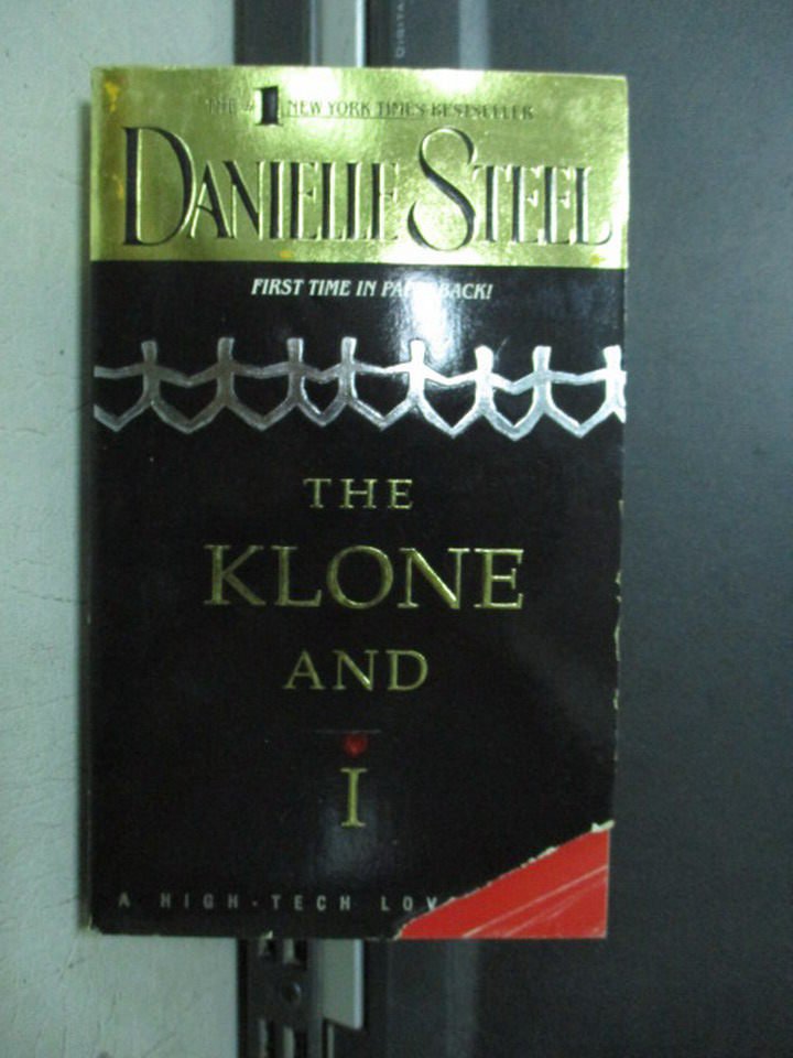 【書寶二手書T2／原文小說_OPV】The klone and I_Danielle Steel