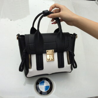 百搭金屬扣鎖拉鍊造型單肩手提包斜跨包-黑白色【no-520241265569】