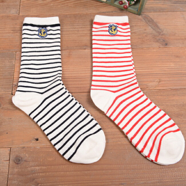 日系海軍風條紋刺繡中筒襪