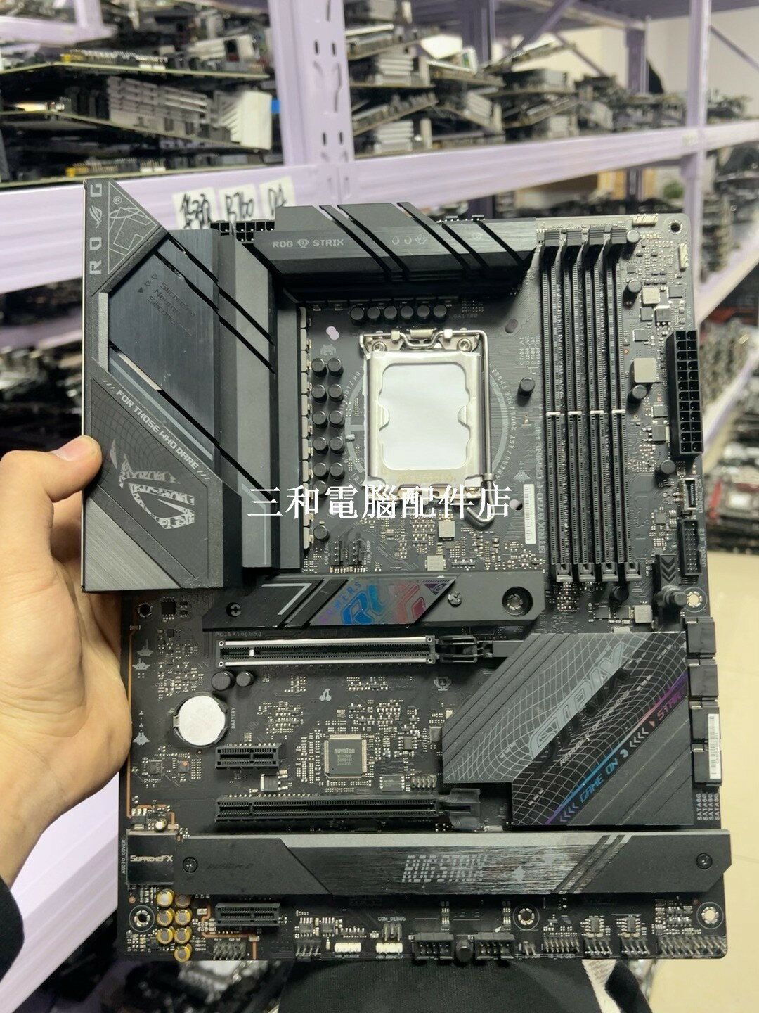 華碩 ROG B760-F GAMING WIFI 主機板 D5 插槽 實拍 畫質 極致 效能 ขาว 極客 選擇