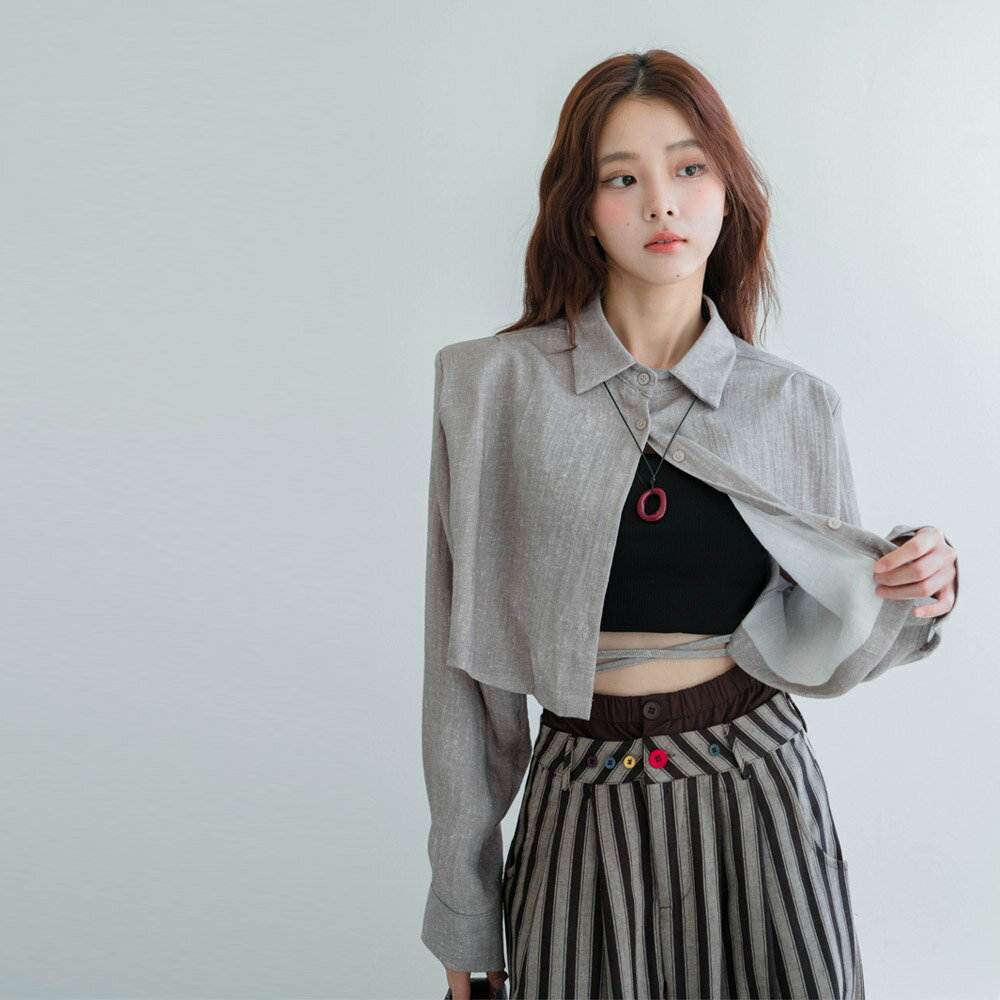 ★限時下殺$799★MIUSTAR襯衫領墊肩排釦綁帶短版上衣(共2色)0902預購【NR1838】