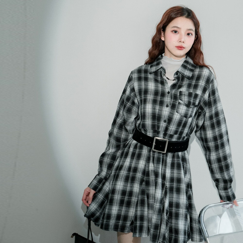 ★限時下殺$690★MIUSTAR附腰帶！配色格紋排釦單口袋傘襬磨毛短洋裝(共2色)0930預購【NR2086】