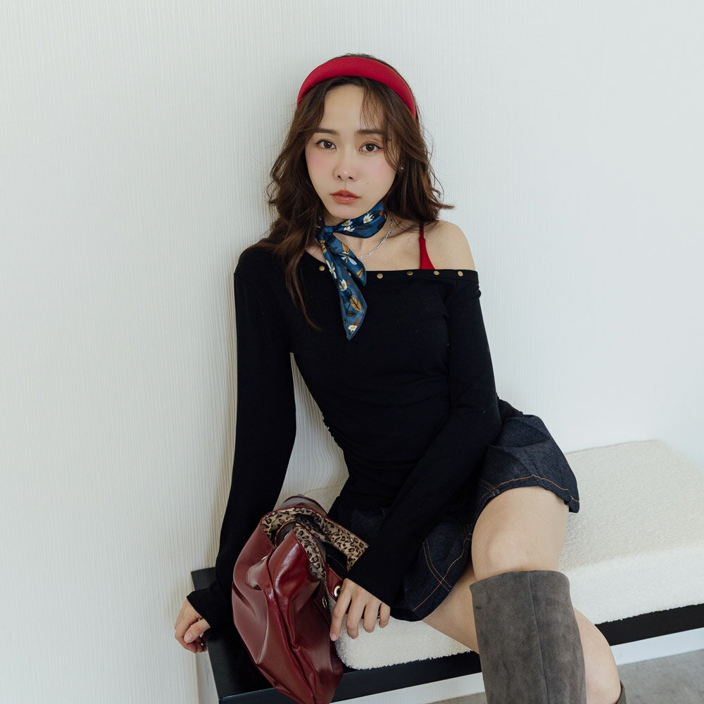 ★限時下殺$330★MIUSTAR氣質鉚釘船領側邊抓皺上衣(共2色)1021預購【NR2183】