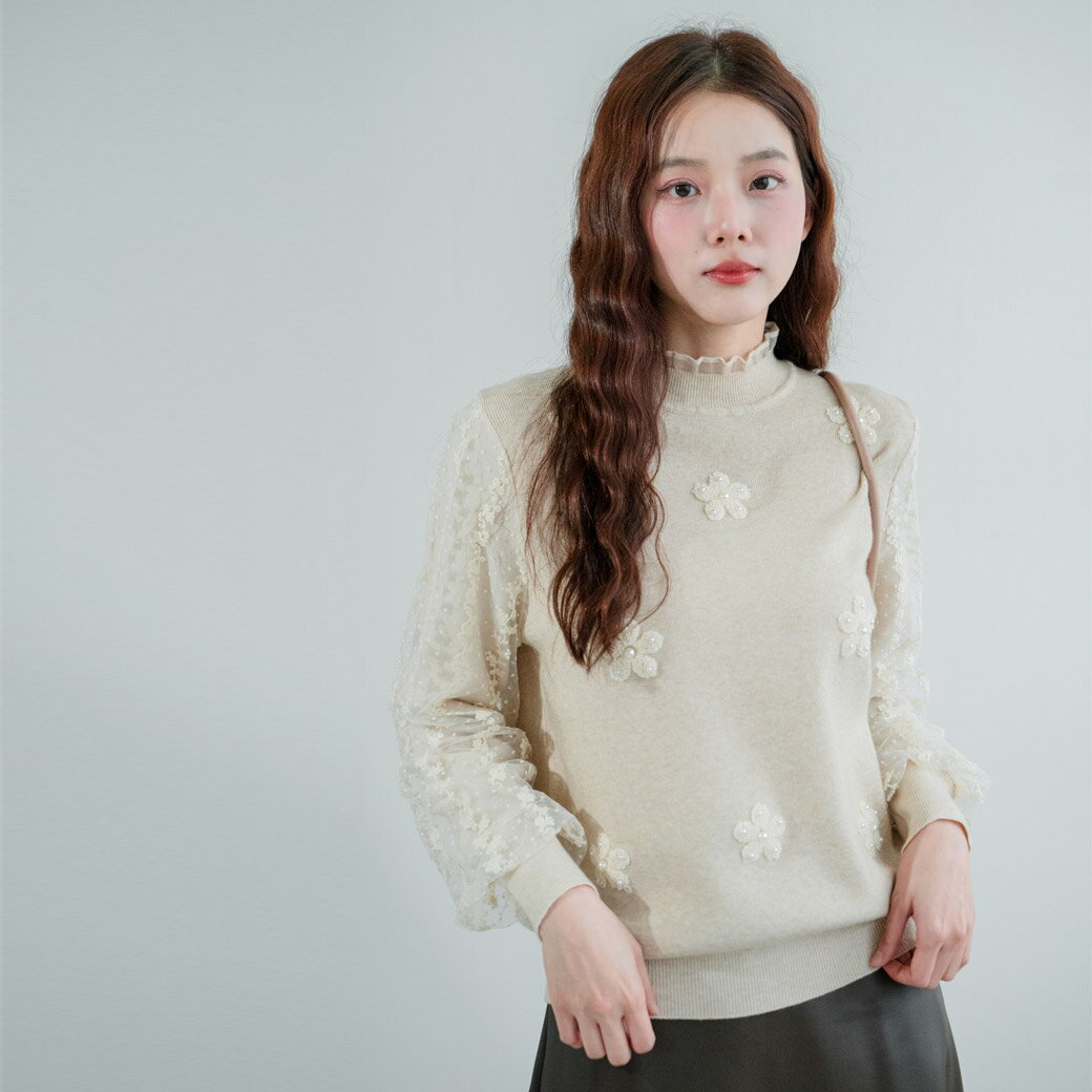 ★限時下殺$490★MIUSTAR圓領針織小花珍珠刺繡蕾絲袖拼接上衣(共2色)1104預購【NR2226】