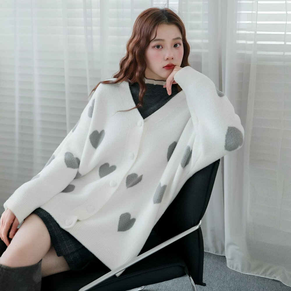 ★限時下殺$990★MIUSTAR仿水貂毛V領愛心排釦針織開襟外套(共2色)1209預購【NR2511】