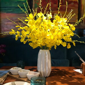 蝴蝶蘭餐桌上的花客廳裝飾假花擺件品仿真跳舞蘭高干迎春花束