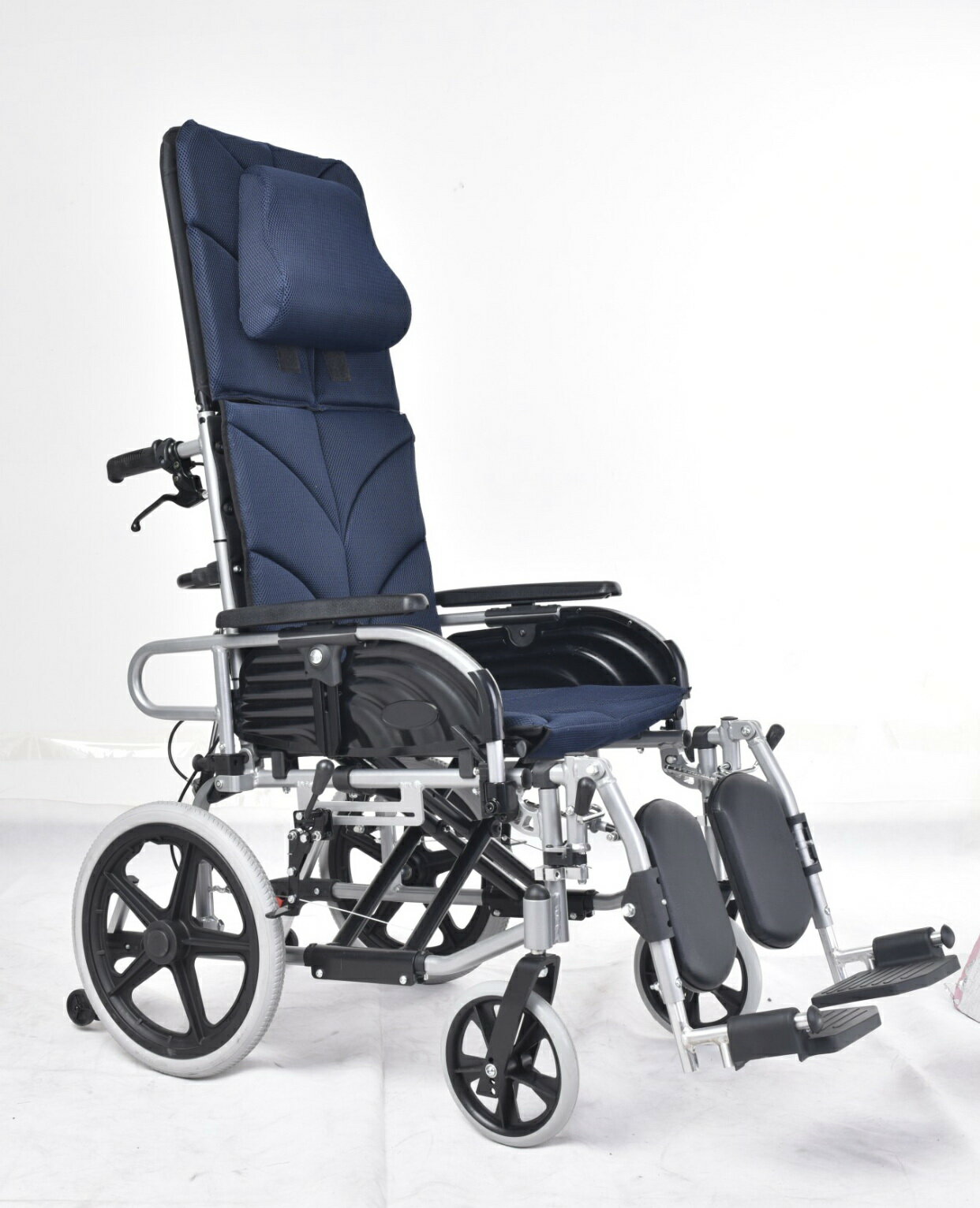 [頤辰] 鋁合金輪椅 YC-800 小輪 (輪椅B款附加A+B功能補助) 可拆掀扶手、可拆腳靠、仰躺功能
