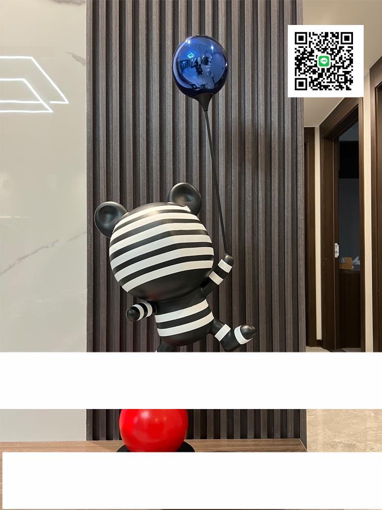 現代輕奢高檔卡通抽象氣球熊大擺件落地網紅客廳電視柜旁玄關軟裝