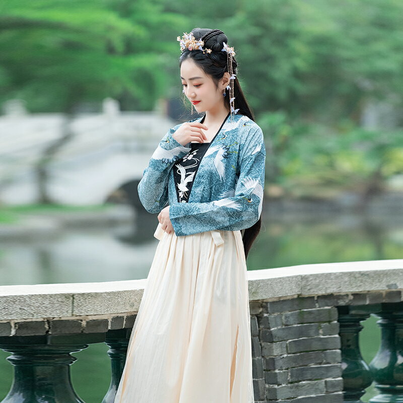 中國風女裝傳統漢服改良連衣裙古風日常款上衣齊腰對襟襦裙套裝女1入