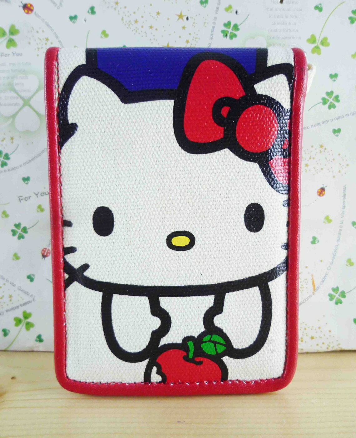 【震撼精品百貨】Hello Kitty 凱蒂貓 KITTY摺疊證件套-蘋果 震撼日式精品百貨