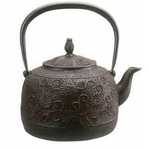 【領券滿額折100】 日本手工製 南部鐵器 盛榮堂 唐菊鐵瓶 2.6L (H-162L) 展品出清免運