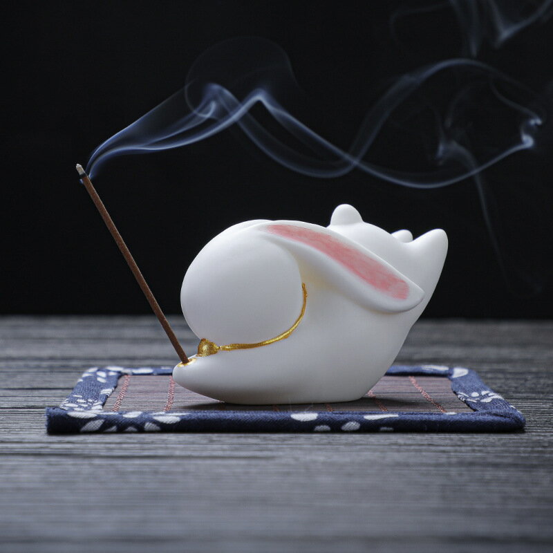 創意陶瓷兔香薰爐擺件家用室內茶寵茶桌玉兔香爐線香插香座愛