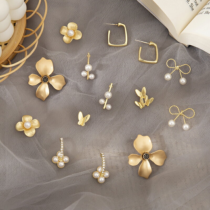 s925銀珍珠花朵耳釘女韓國網紅氣質耳環個性小眾設計小巧簡約耳飾