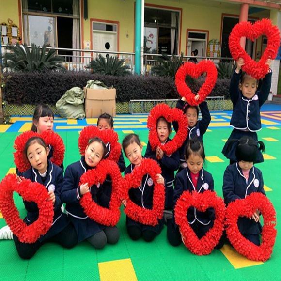 學校幼兒園運動會開幕式愛心形舞蹈舞臺六一兒童節手持花環道具