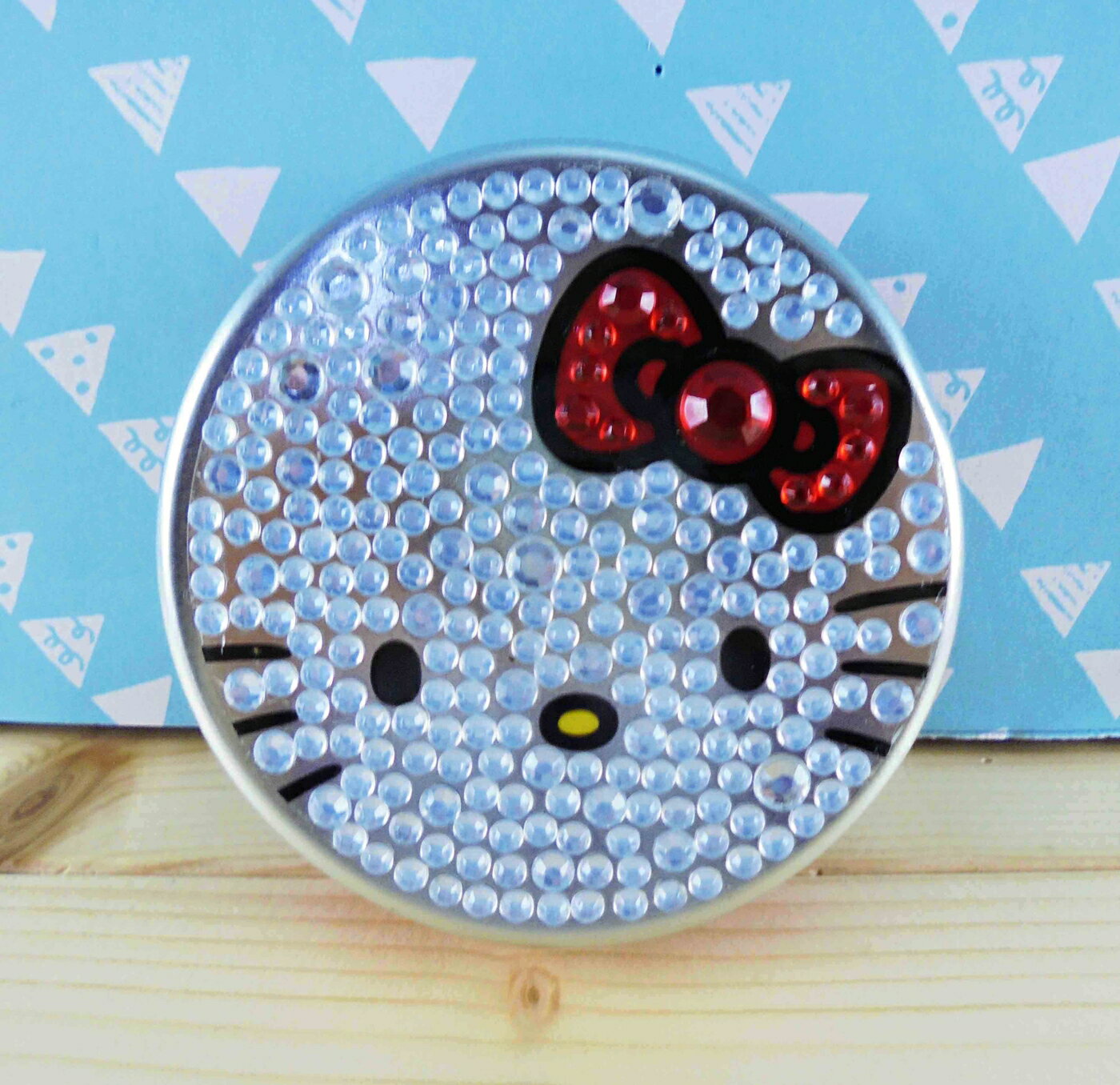 【震撼精品百貨】Hello Kitty 凱蒂貓 KITTY圓鐵盒-銀鑽 震撼日式精品百貨