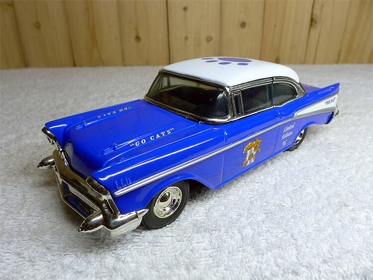 University of Kentucky 雪佛蘭古典房車汽車模型收藏 ERTL 1:25