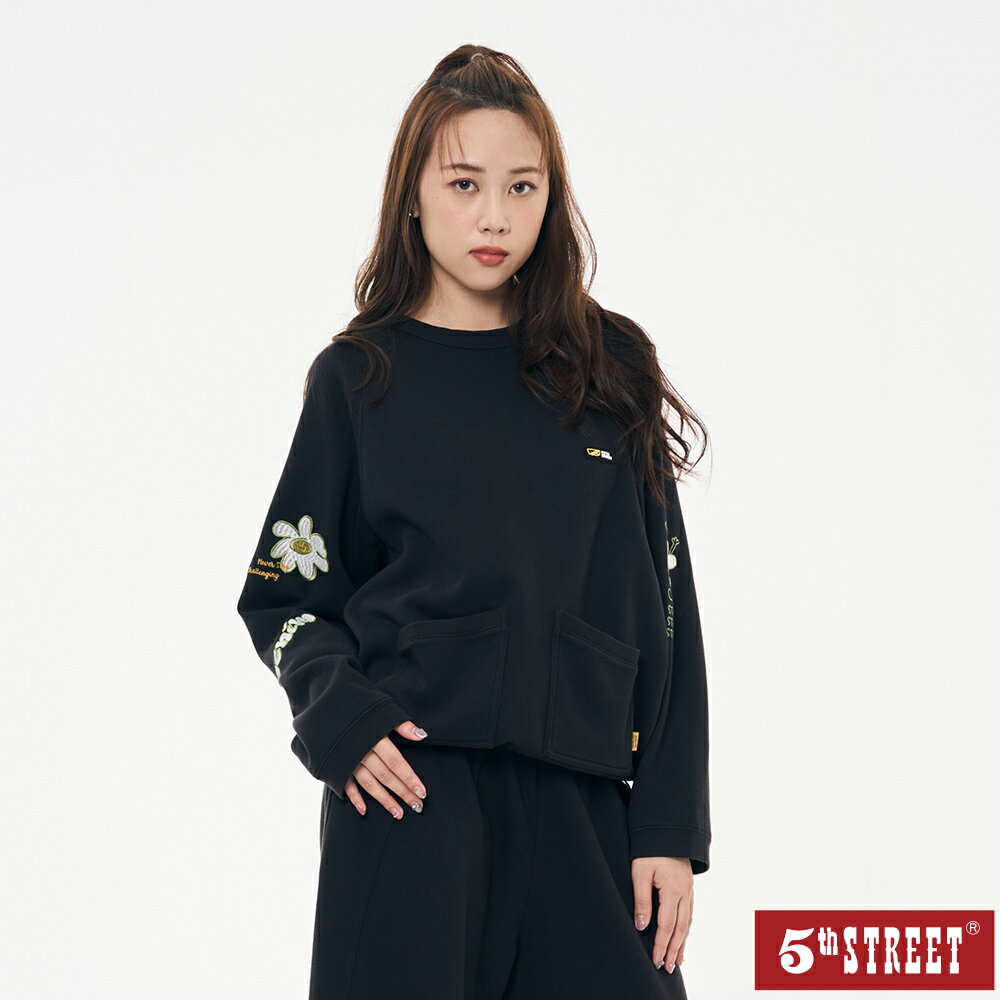 女裝 大學T 長袖 貼袋 寬版 TEE 花朵 上衣 黑色 (560971) 【5th STREET】【APP下單享4%回饋】