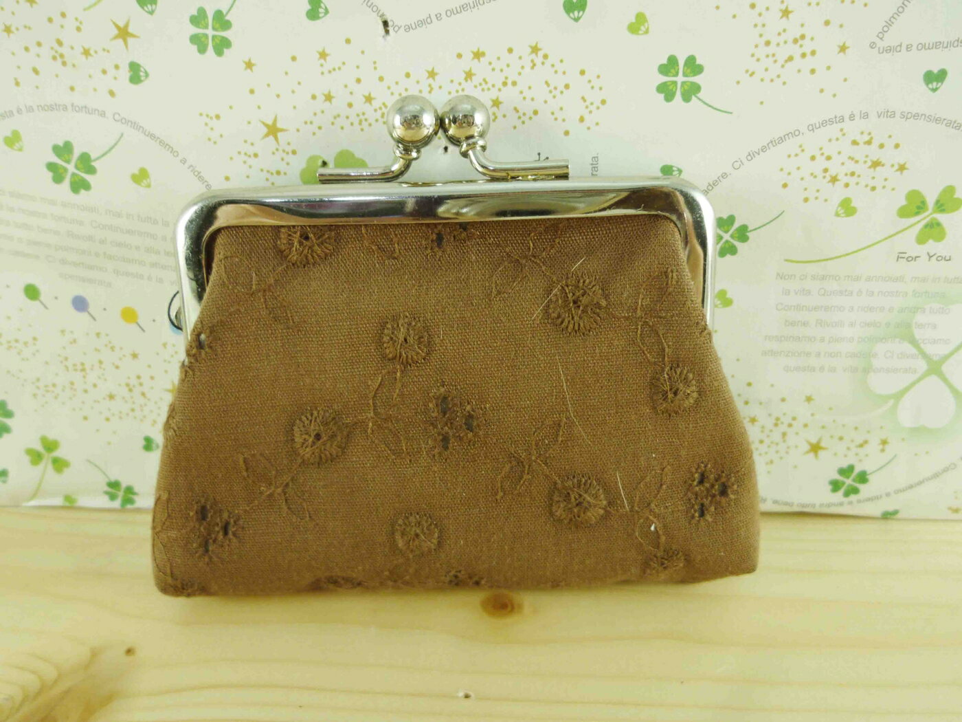 【震撼精品百貨】蕾絲珠扣包-零錢包-咖啡色 震撼日式精品百貨