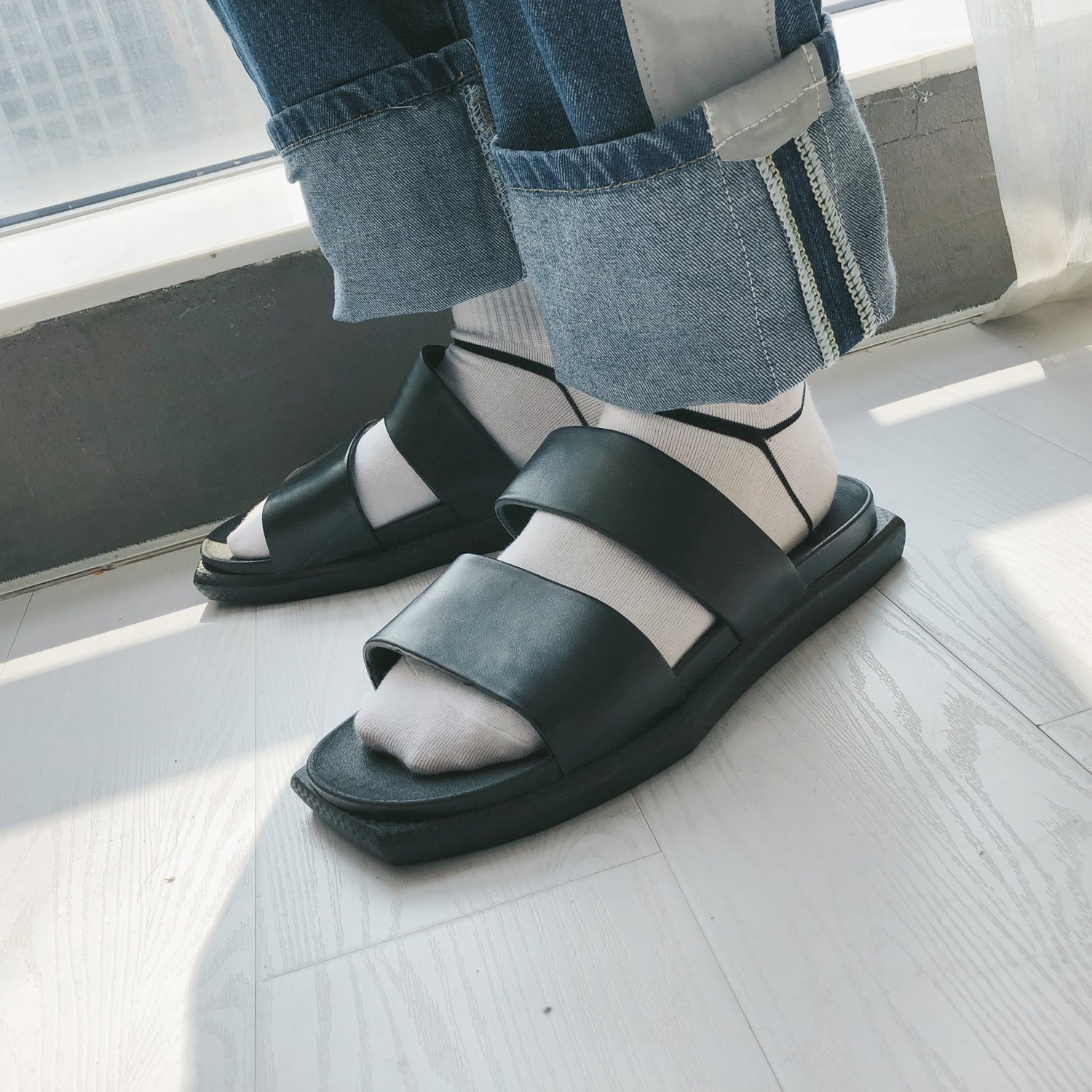FINDSENSE品牌 2019新款 日本 情侶 高品質 真皮 簡約 方形鞋底 雙杠兩條 時尚 涼鞋 休閒鞋 潮流鞋子