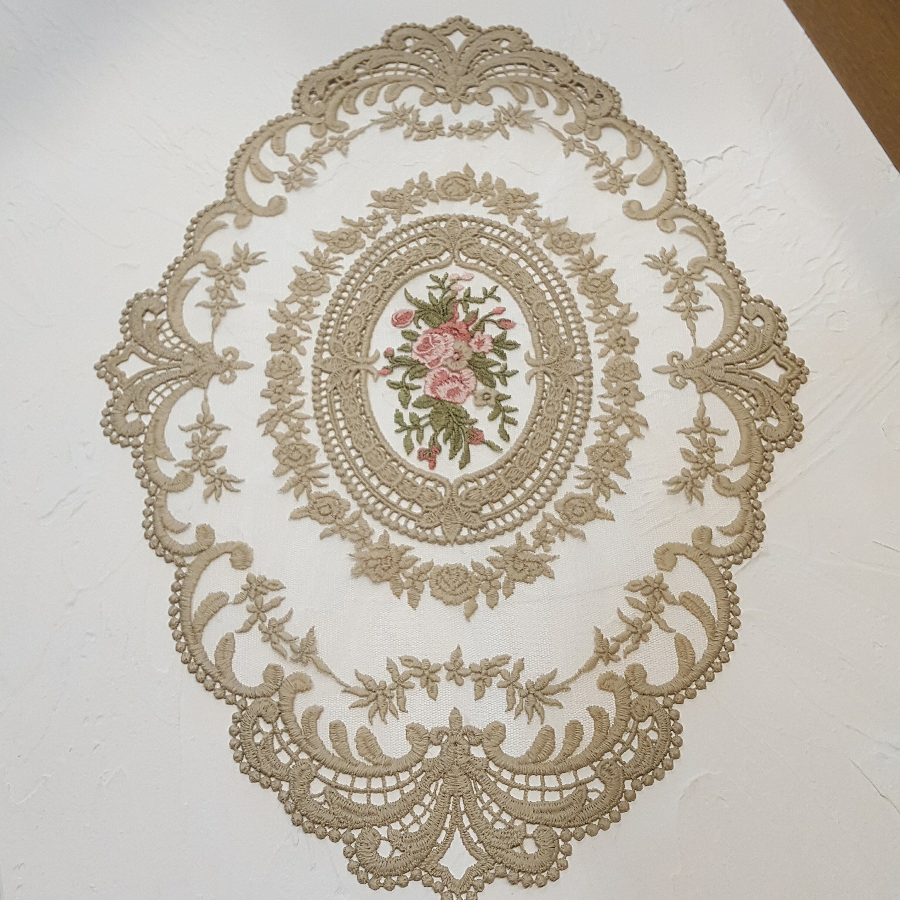 蕾絲刺繡桌墊(大橢) 3