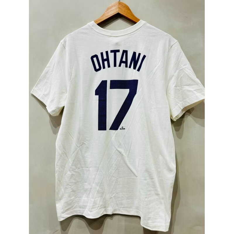 【毒】預購 送限量手環 MLB 道奇隊 大谷翔平 大聯盟紀錄之神 OHTANI 排汗 棉短T 白 藍【領券折222｜Cube卡+APP下單最高10%回饋】 2