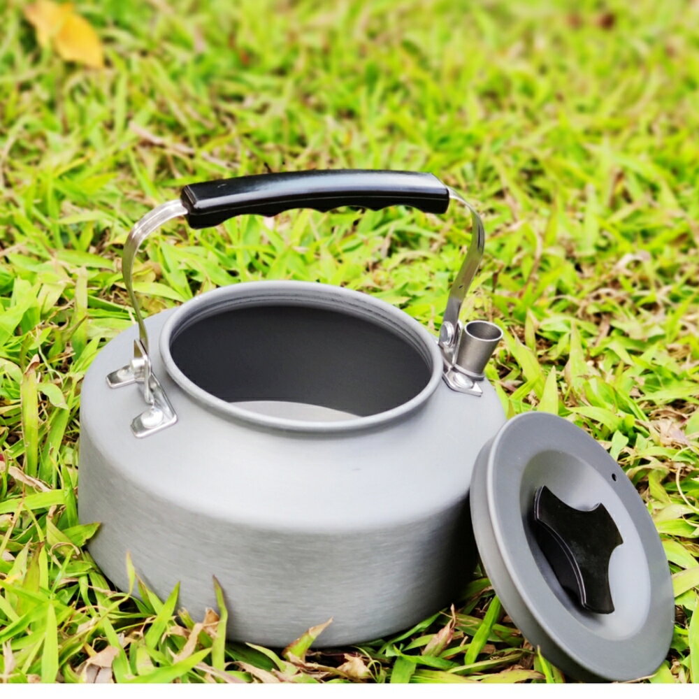 美麗大街 野外茶壺野營鋁合金1.1L咖啡壺便攜開水壺【110042354】