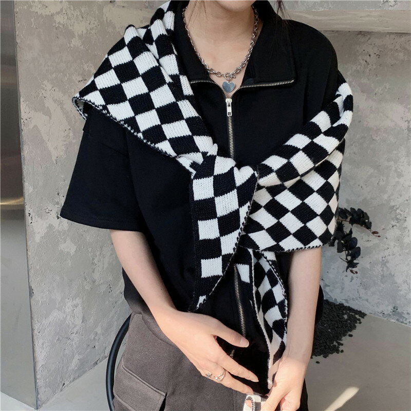洋氣黑白棋盤格子披肩春秋季三角巾針織圍巾夏天加大房女空調外搭