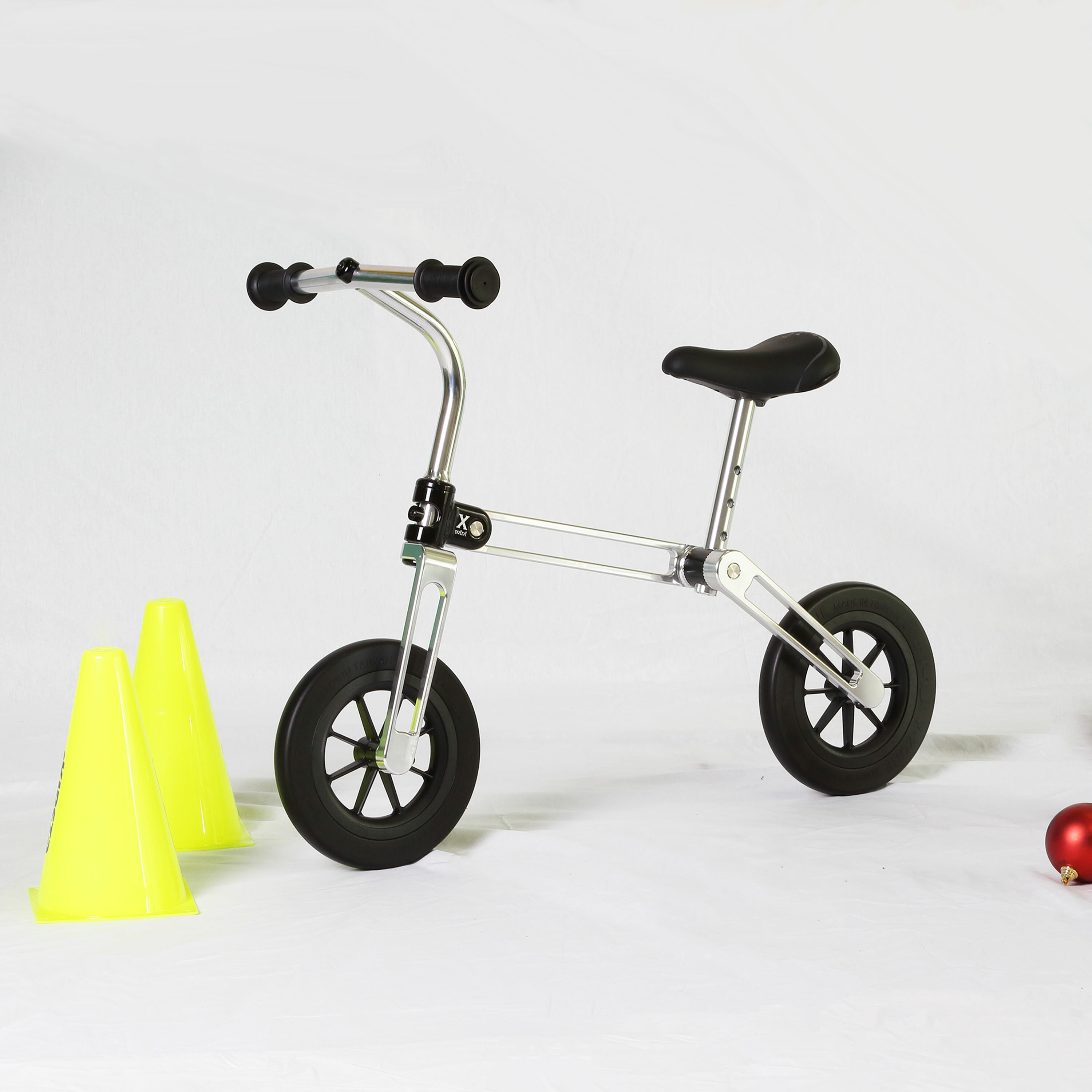 兒童平衡車/滑步車 全車鋁合金台灣製造 車身僅2.5公斤 通過SGS兒童腳踏車認證