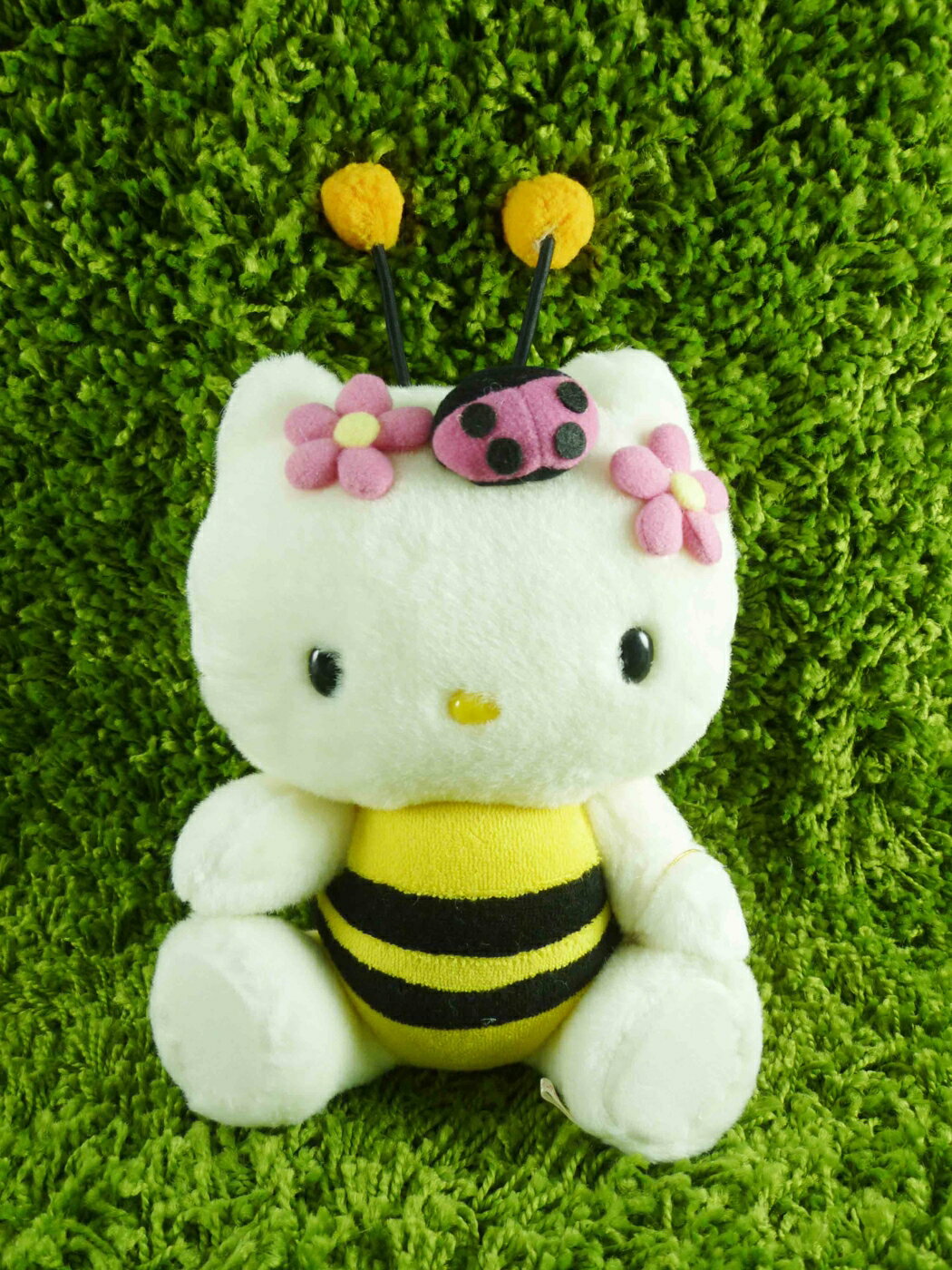 【震撼精品百貨】Hello Kitty 凱蒂貓 KITTY絨毛娃娃-蜜蜂圖案-黃色 震撼日式精品百貨
